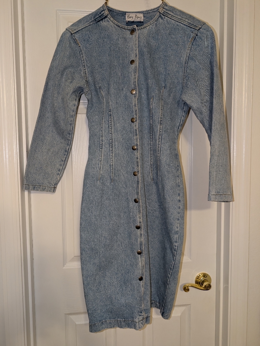 vintage 1980s Paris Blues acid wash denim snap-front knee-length. With Lace Back